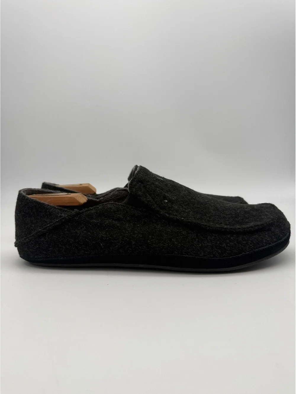 OluKai Moloa Hulu Men's Wool Slippers Black Shearling Lined Slip On Size 12